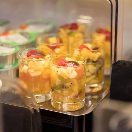 برينس ألبير ليون بيرسي فندق